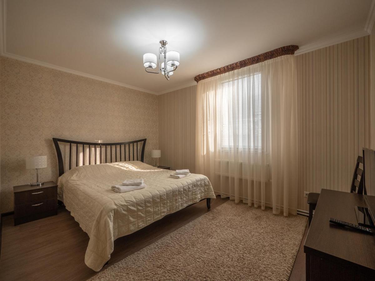Vila Bomond Hotell Edinet Exteriör bild