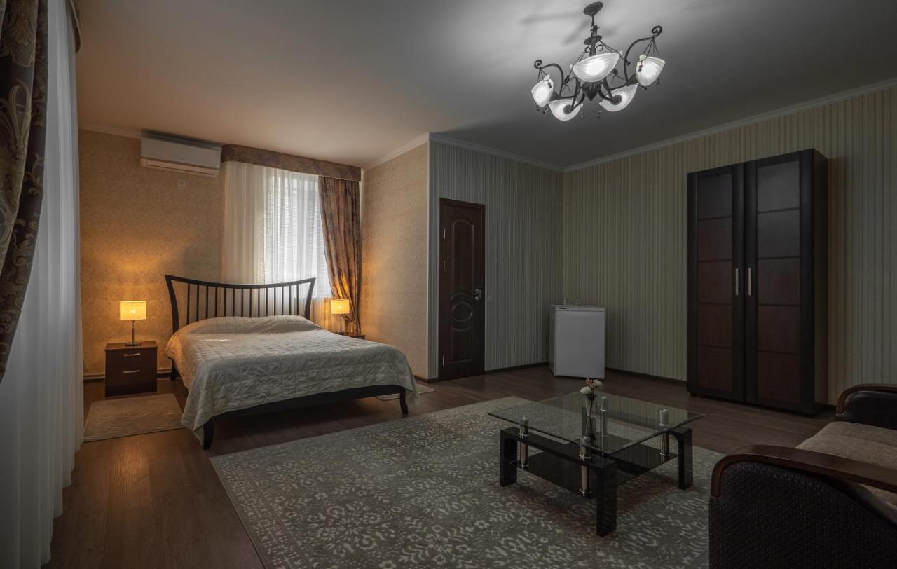 Vila Bomond Hotell Edinet Exteriör bild