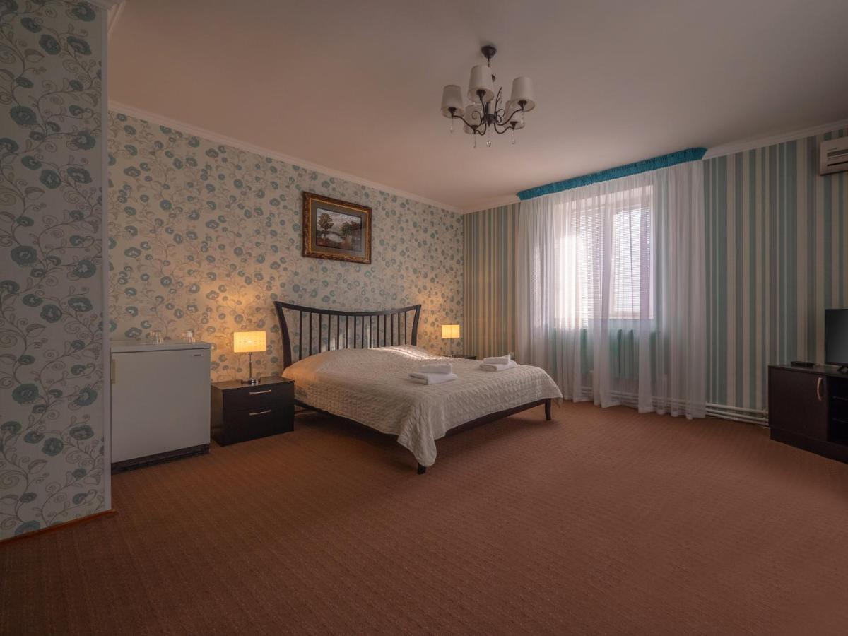 Vila Bomond Hotell Edinet Exteriör bild