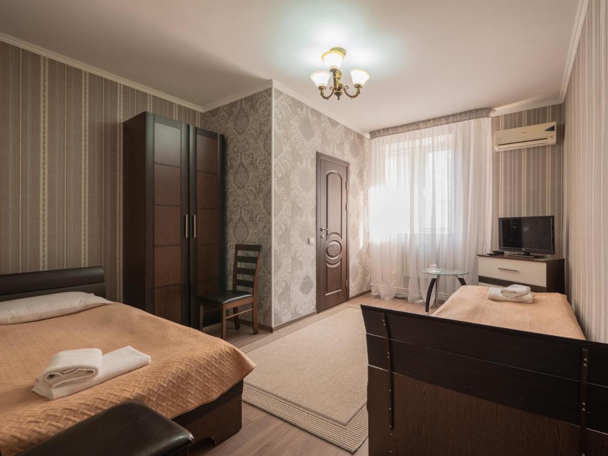 Vila Bomond Hotell Edinet Exteriör bild